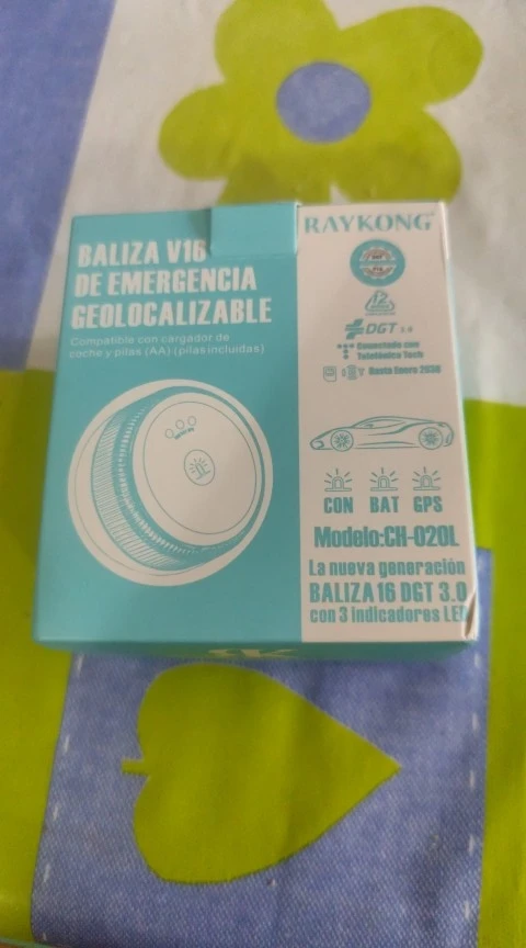 V16 DGT Approved Emergency Beacon  - Baliza V16 + Funda + Cargador + Ventosa photo review