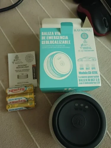V16 DGT Approved Emergency Beacon  - Baliza V16 + Funda + Cargador + Ventosa photo review
